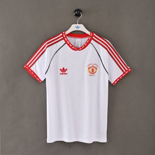 IMG-20250730-WA0139 Manchester United 1991 away retro